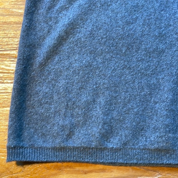 Demylee, cashmere charcoal tunic, size small - Picture 4 of 8